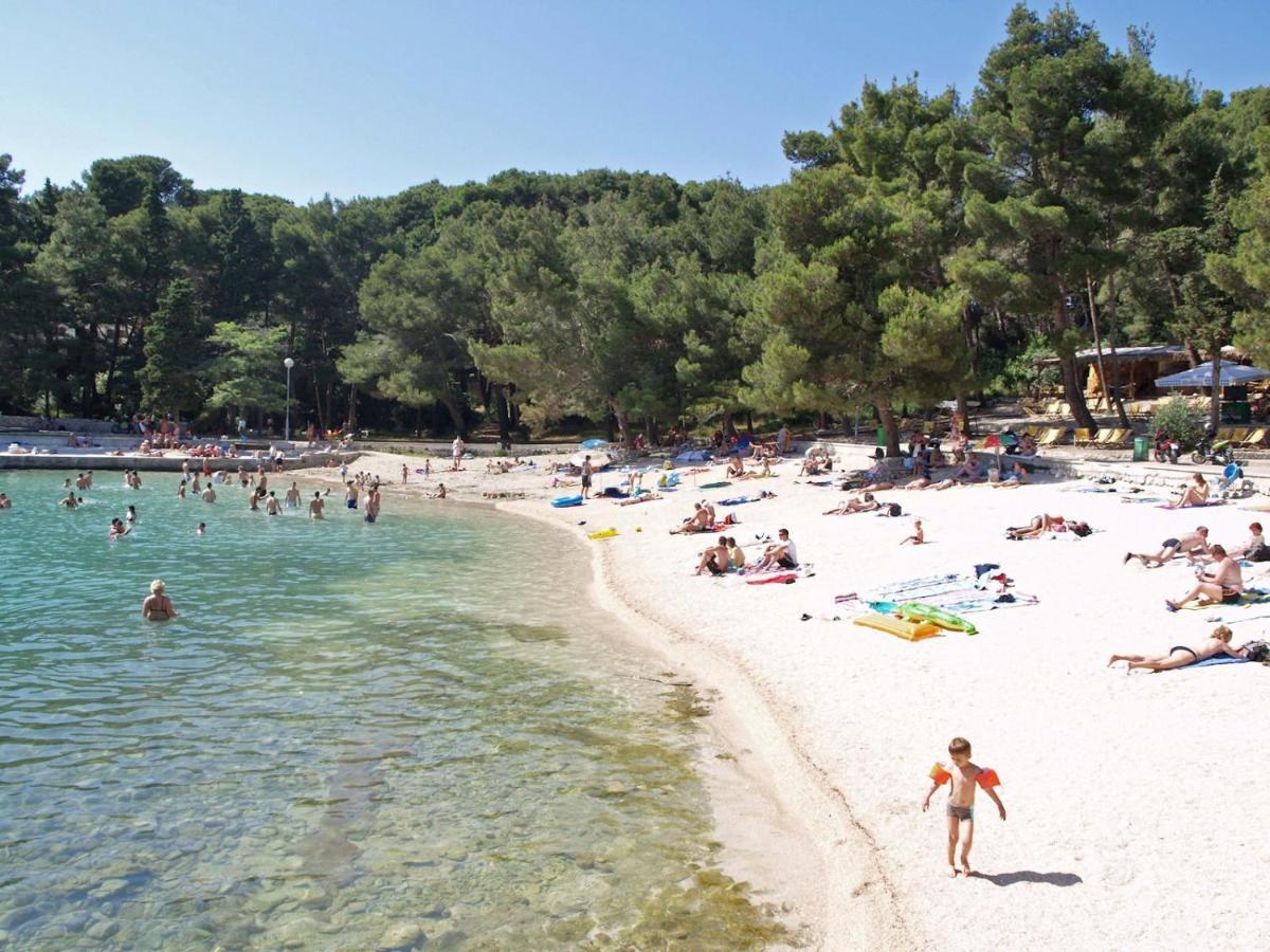 Apartment And Room Borka & Marko Mali Losinj Exterior photo