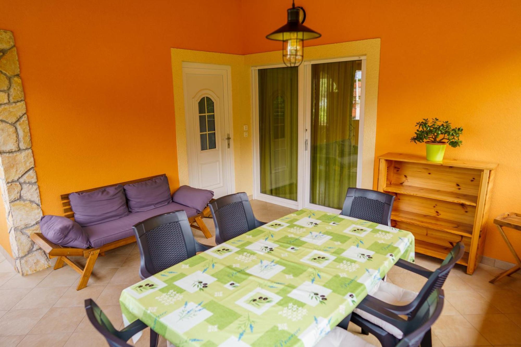 Apartment And Room Borka & Marko Mali Losinj Exterior photo