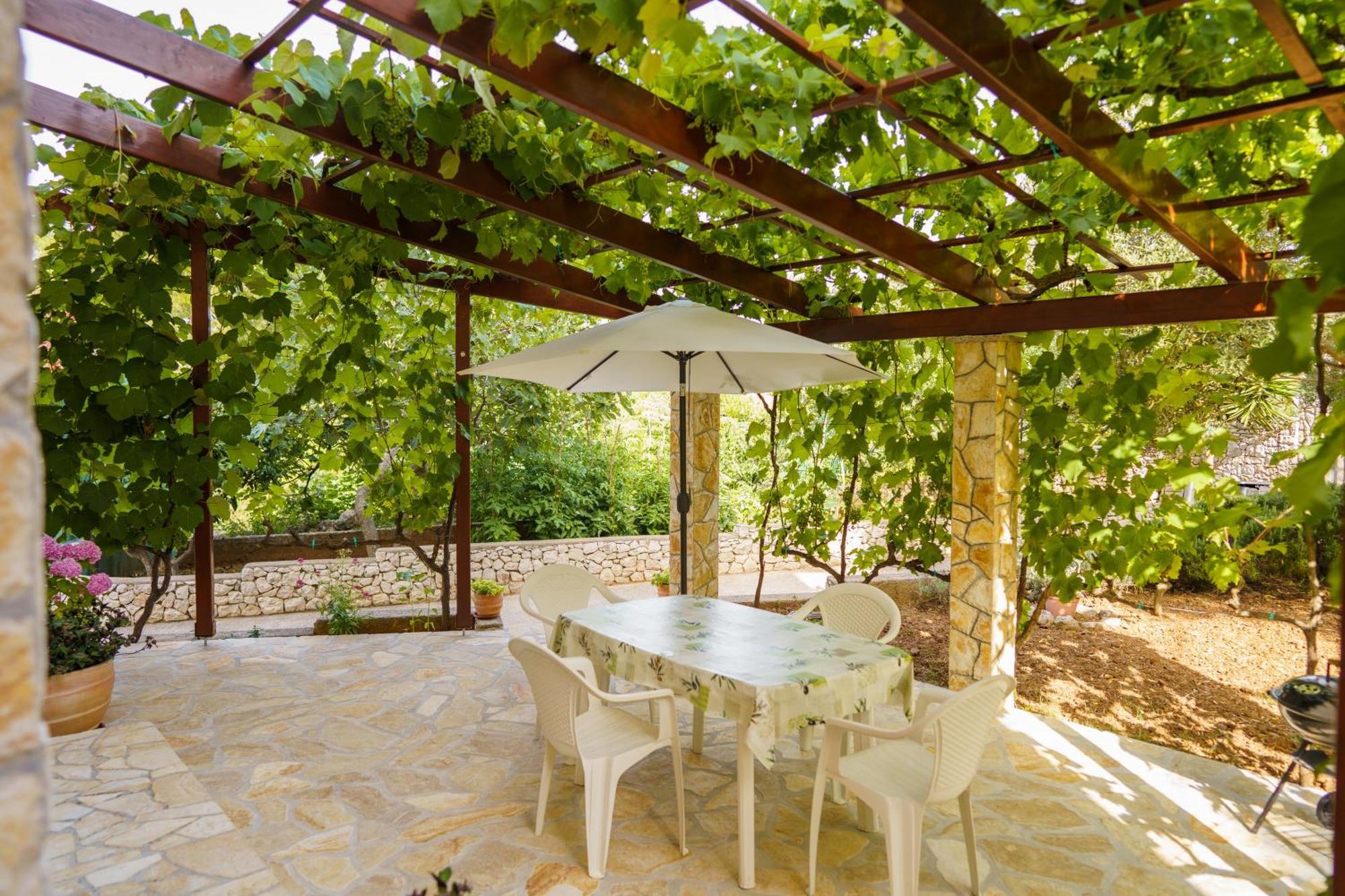 Apartment And Room Borka & Marko Mali Losinj Exterior photo
