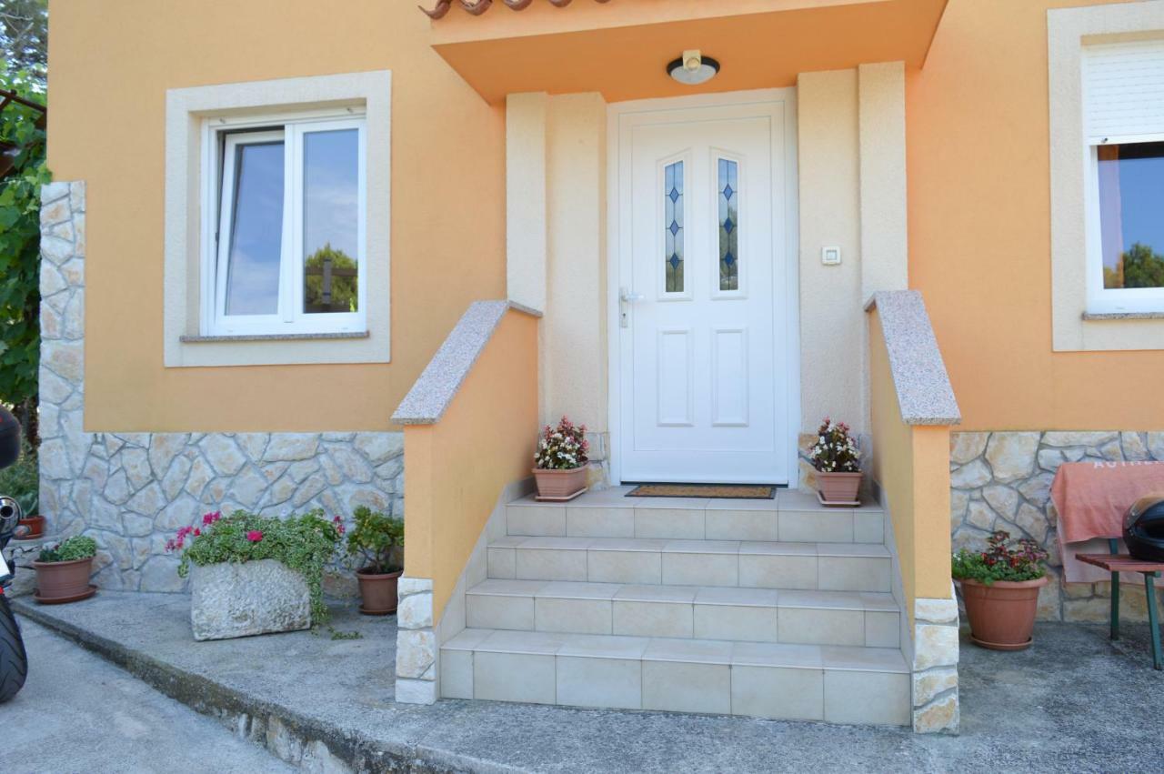 Apartment And Room Borka & Marko Mali Losinj Exterior photo