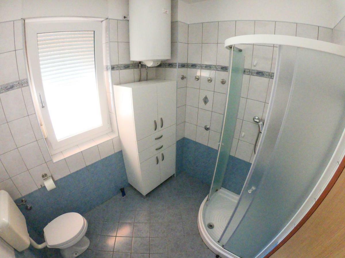Apartment And Room Borka & Marko Mali Losinj Exterior photo