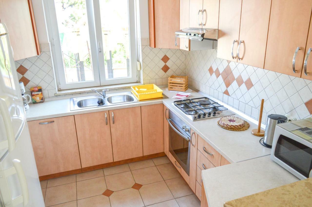 Apartment And Room Borka & Marko Mali Losinj Exterior photo